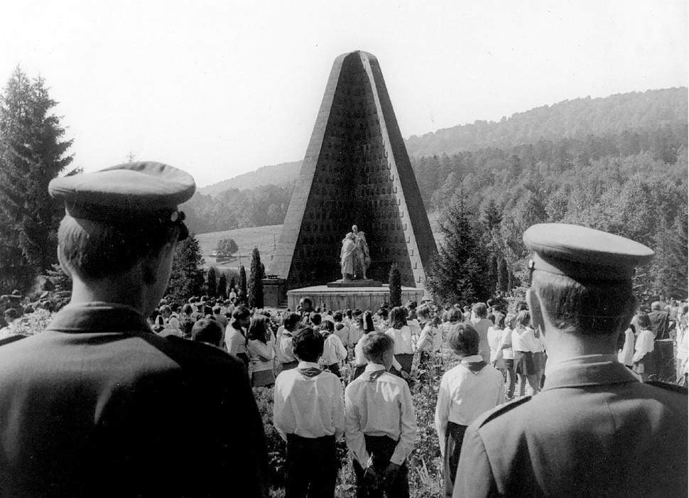 Patrí Kulichova socha na Duklu? 