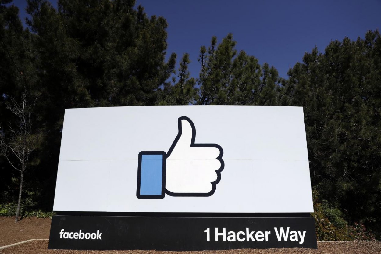 Facebook dostal v USA rekordnú pokutu päť miliárd dolárov