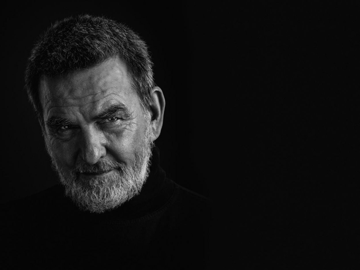 Zaskočiť večnosťou s Danielom Pastirčákom. V každom riadku nájdete pravdu, ktorá sa opiera o lásku