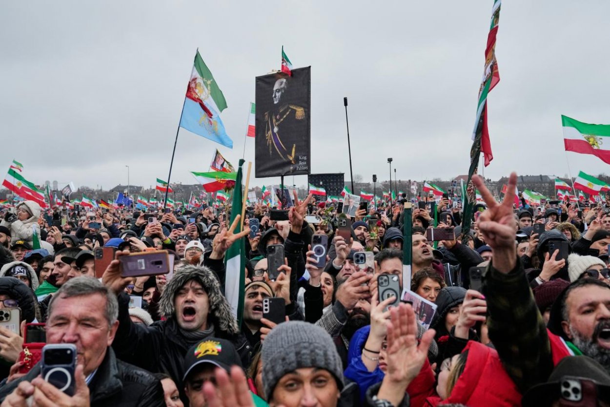 V Mníchove sa na demonštrácii proti iránskej vláde zišlo 200.000 ľudí