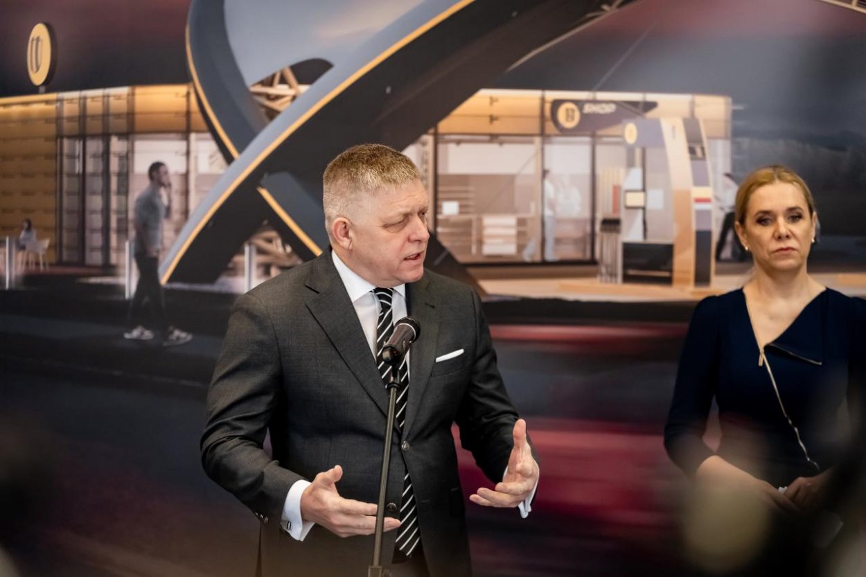 Fico víta prímerie medzi USA a Iránom, označil ho za krehké