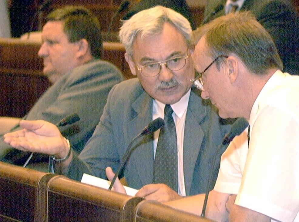 Na trhovisku v Bratislave zomrel 78-ročný muž, má ísť o exposlanca NRSR J. Cupera