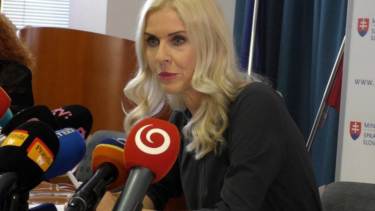 Na bývalú štátnu tajomníčku Moniku Jankovskú bola podaná obžaloba