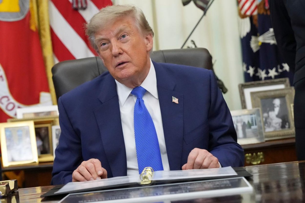 Trumpa ukryli do kontajnera na jedlo. Z Ankary ho kvôli Iránu tajne odviezlo vojenské lietadlo