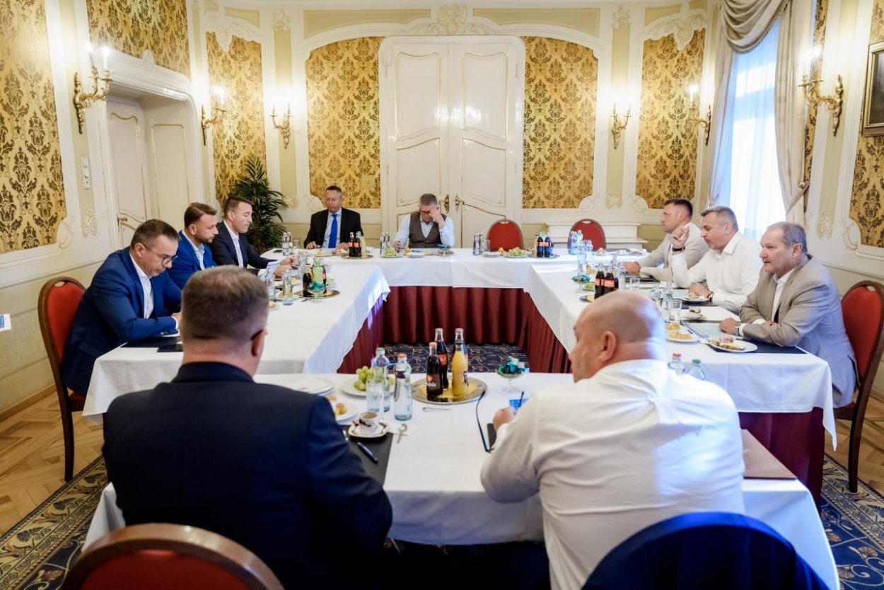 Rada pre rozpočtovú zodpovednosť: Slovensko míňa viac, než si môže dovoliť. Dlhová brzda je len na papieri