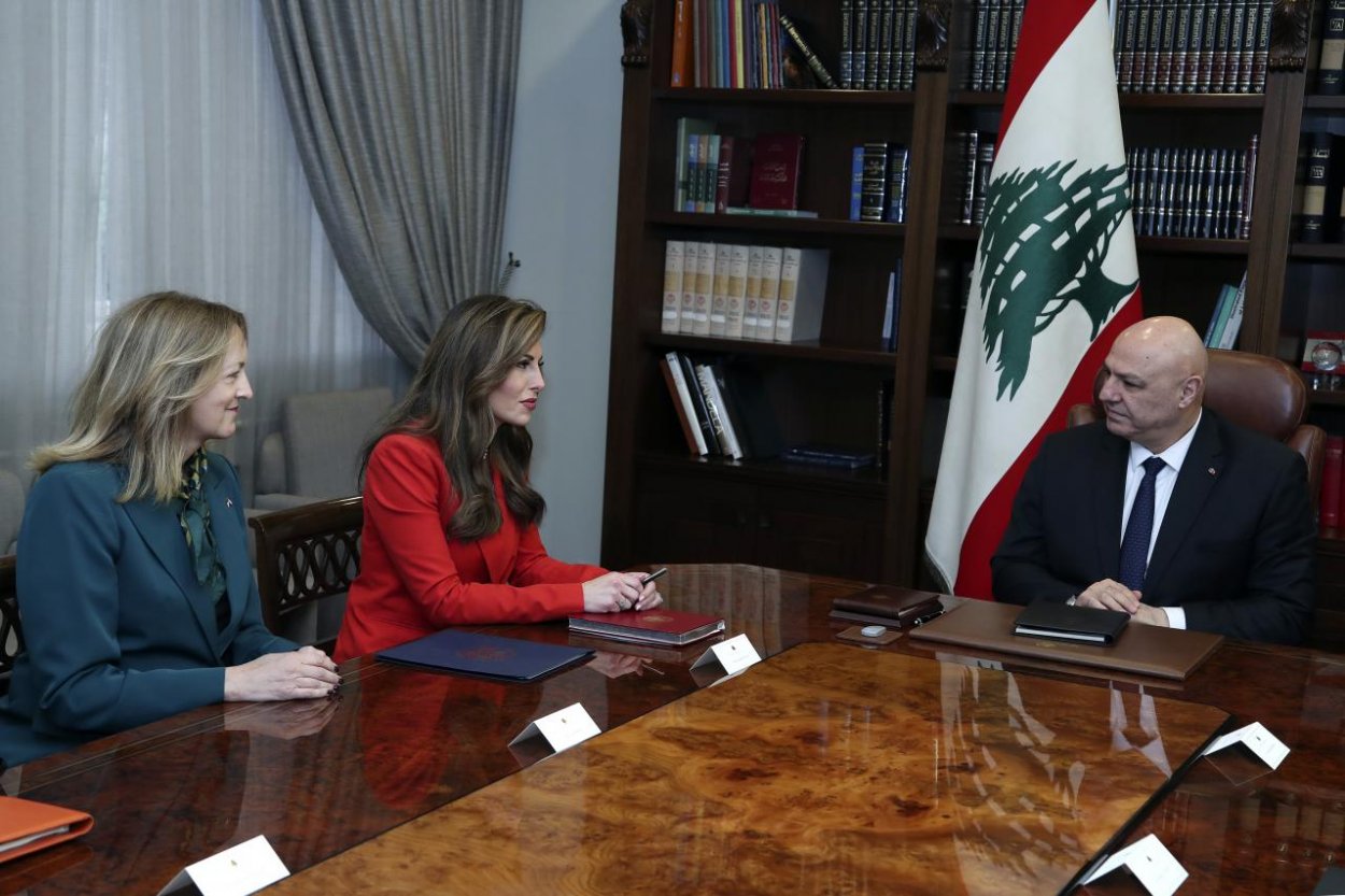 Izrael prepustil štyroch libanonských rukojemníkov, rokoval o spoločnej hranici