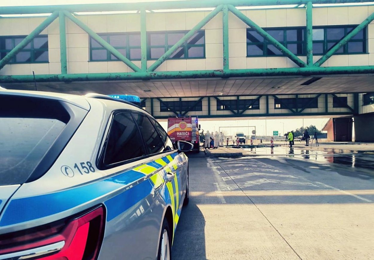 Polícia: Dočasne uzatvorených bude 16 priechodov s Maďarskom a jeden s Rakúskom