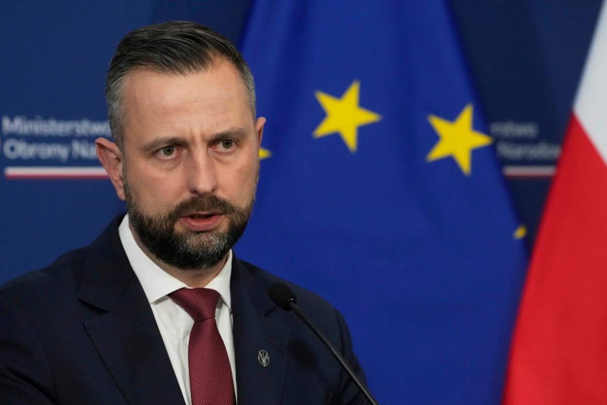 Úder ruského dronu poškodil objekt na hraničnom priechode s Poľskom