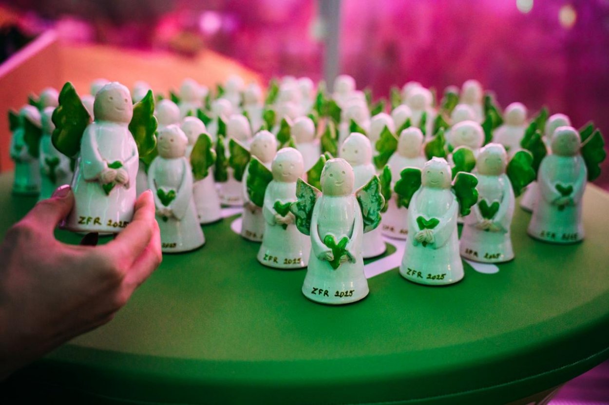 Vitamínové infúzie na pracovisku, hudobná miestnosť s klavírom a bubnami aj plná náhrada príjmu počas PN až 60 dní ročne