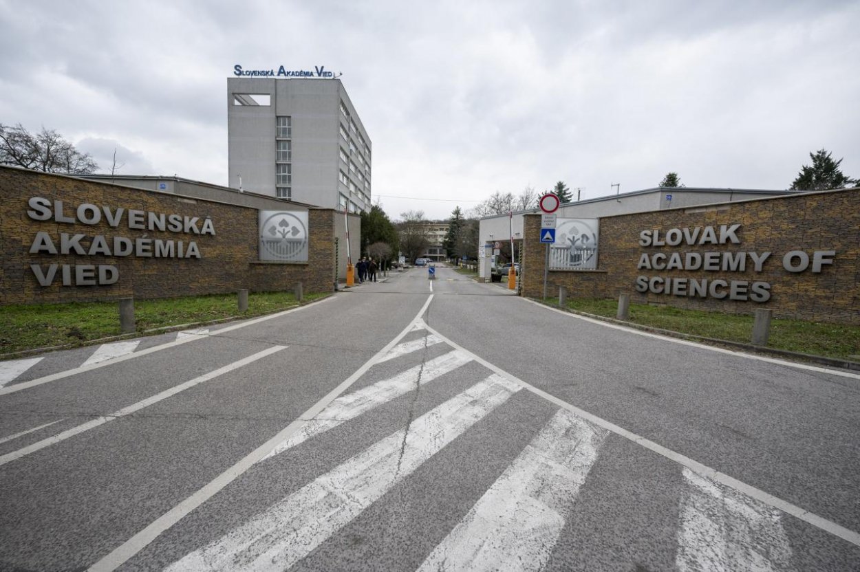 Slovenskej akadémii vied dôveruje takmer 78 % Slovákov