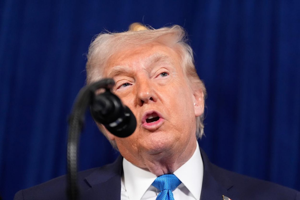 Trump oznámil zavedenie globálneho cla vo výške desať percent