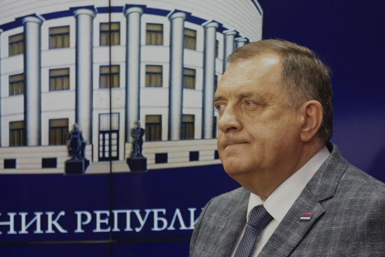 Bosna: Úrady zbavili Dodika funkcie prezidenta Republiky srbskej