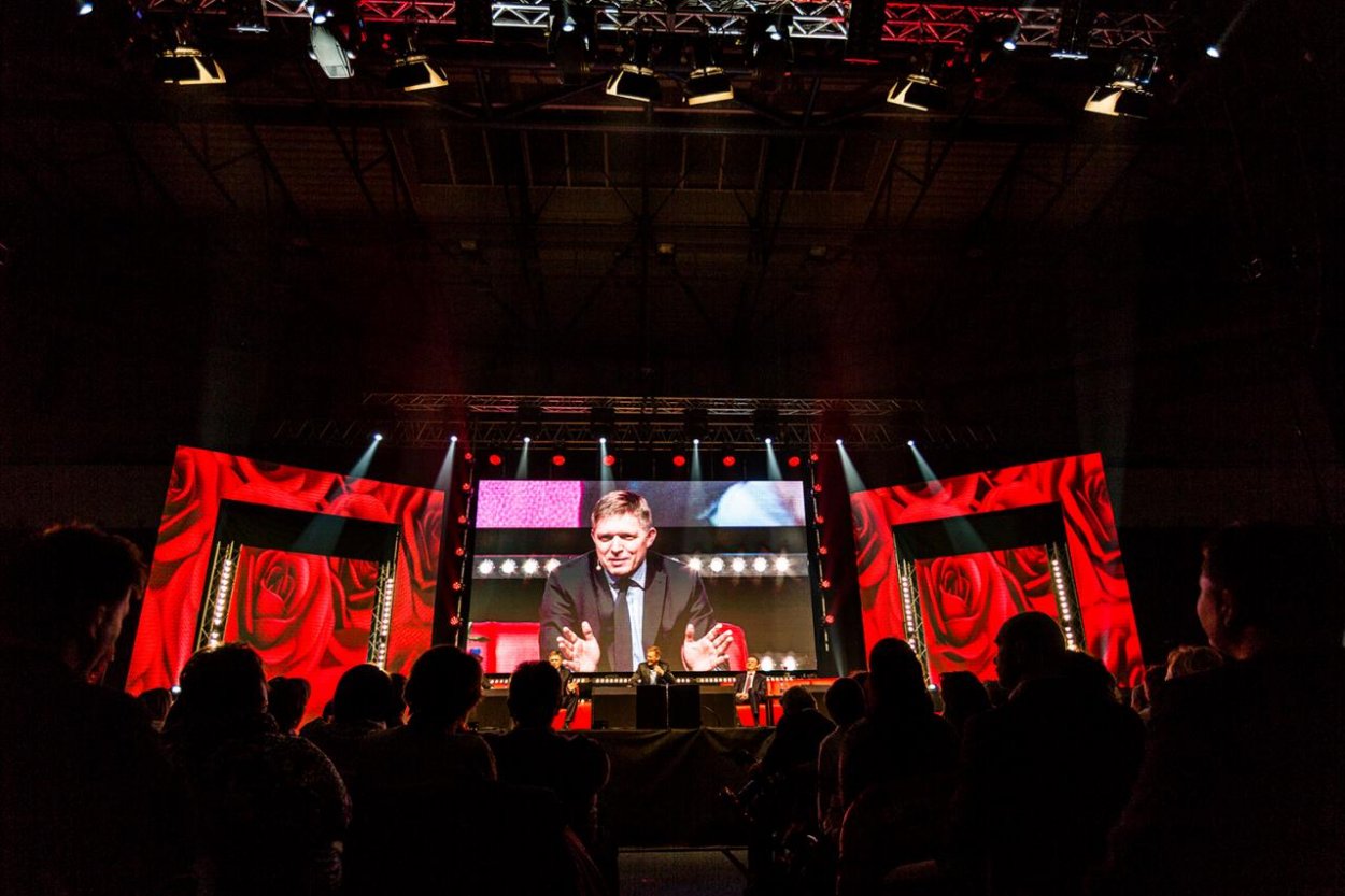 Aké témy prinášajú politici?