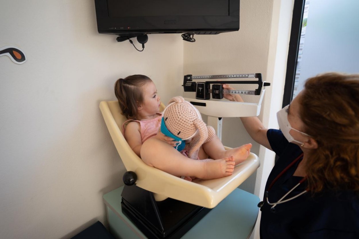 Od júna 2024 má mať maloletý pacient pri poskytovaní zdravotnej starostlivosti právo na prítomnosť rodiča