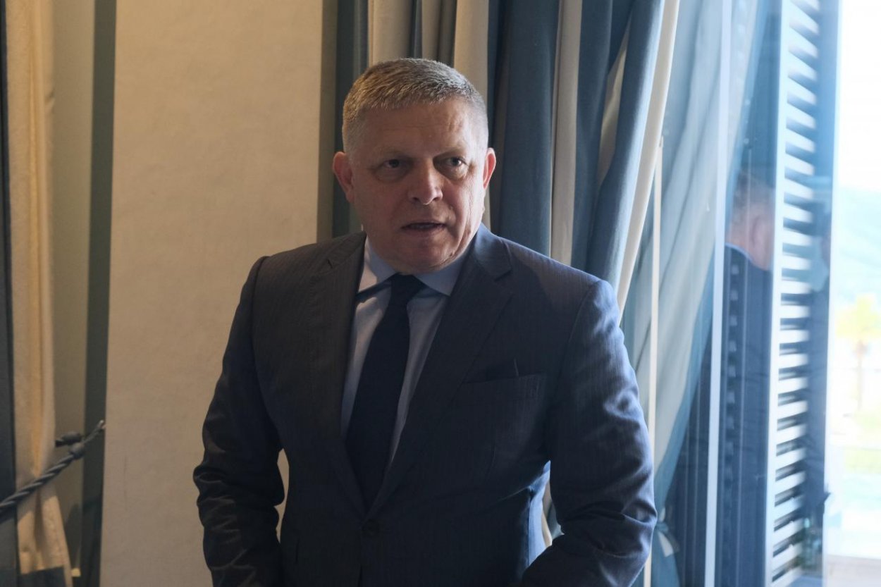 Premiérov syn dostal peniaze zo štátnej pokladnice, PS požaduje Ficovu demisiu