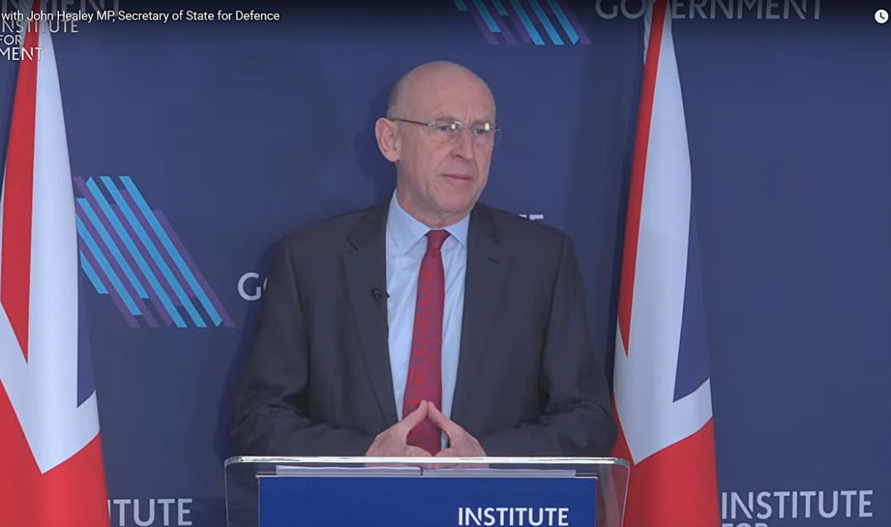 Londýn: Ozbrojené sily získajú právomoc zostreliť neznáme drony nad základňami