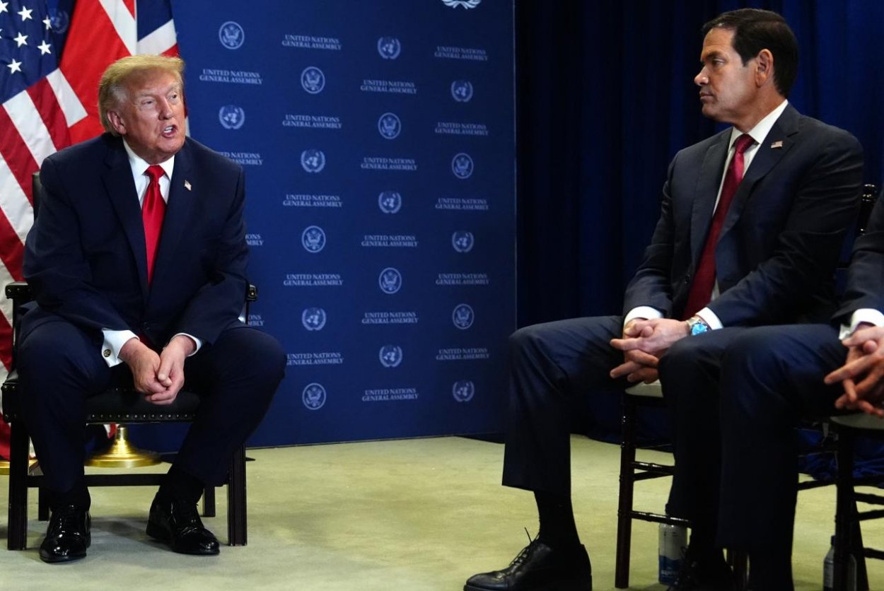 USA zvažujú zmiernenie sankcií voči plavidlám tieňovej flotily, uvádza Reuters