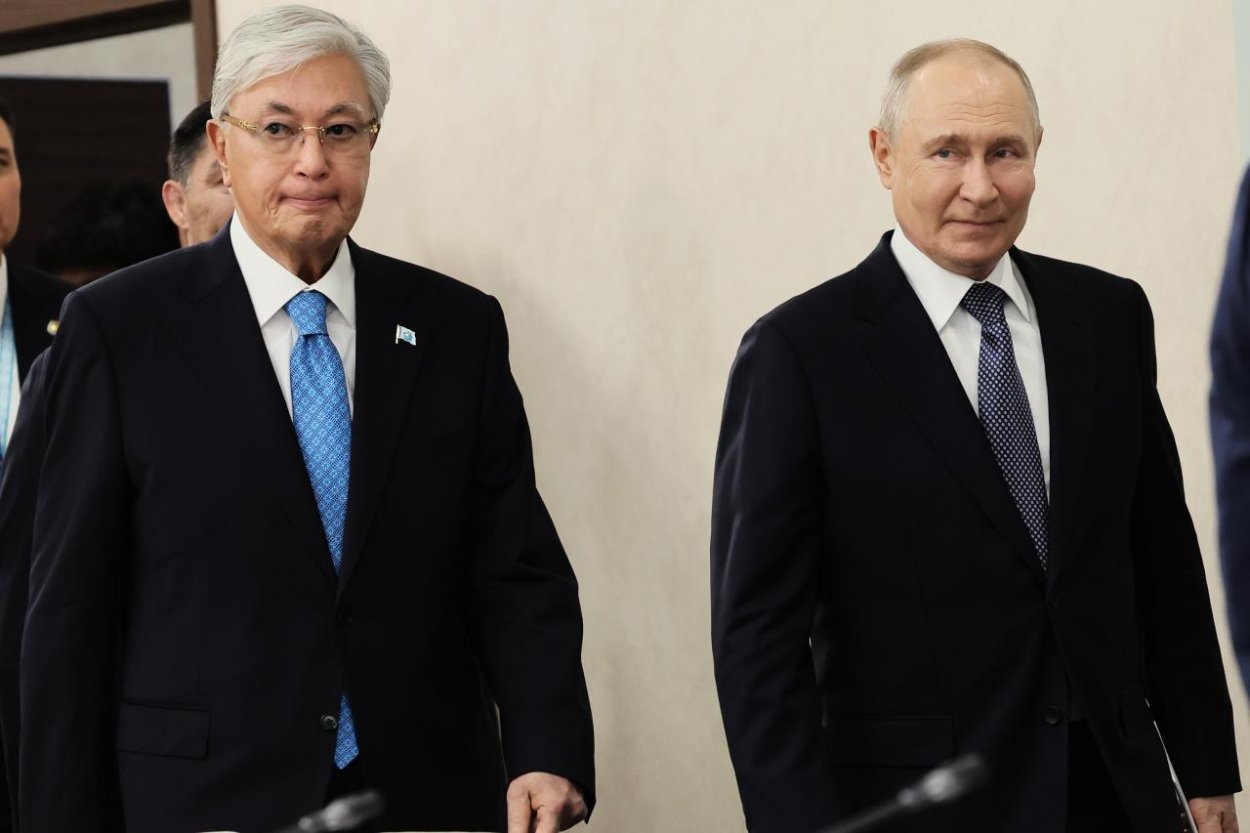 Kazašský prezident povedal Putinovi, že vojna na Ukrajine by sa mala skončiť