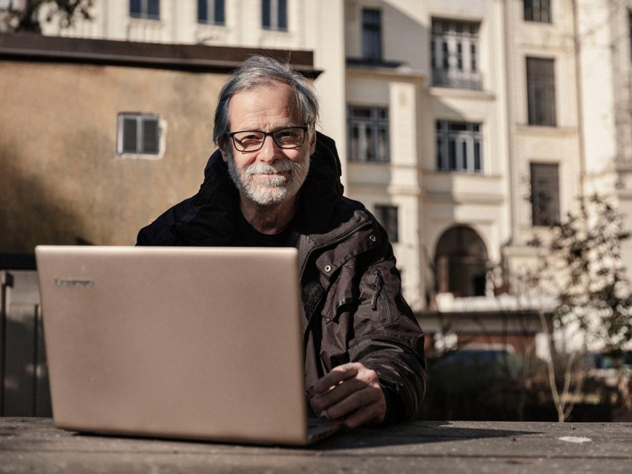 Šimon Jeseňák: Na internete je od začiatku problém s pravdou