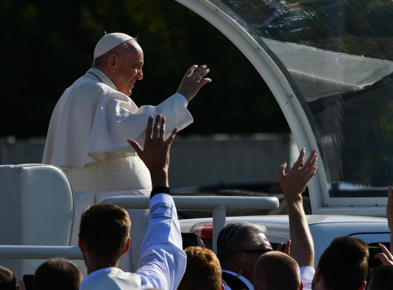 Pápež František odletel z Bratislavy naspäť do Vatikánu