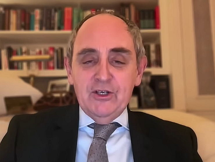 Edward Lucas: Babiš je oportunista, Európa bude buď pri stole, alebo na jedálnom lístku