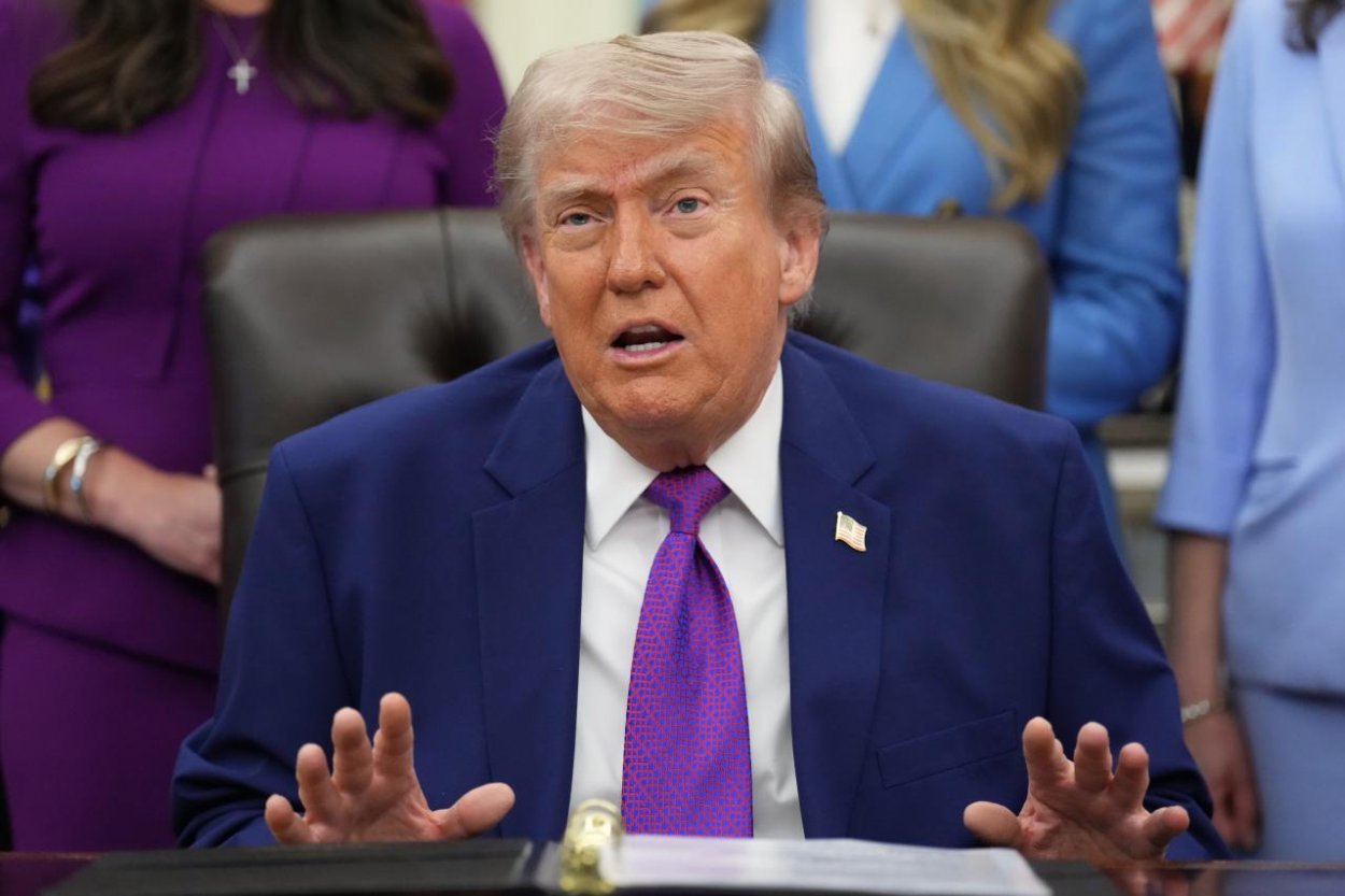 Udalosť dňa: Trump si myslí, že prímerie s Iránom je veľmi slabé a iránsky návrh na ukončenie vojny je „kus odpadu“