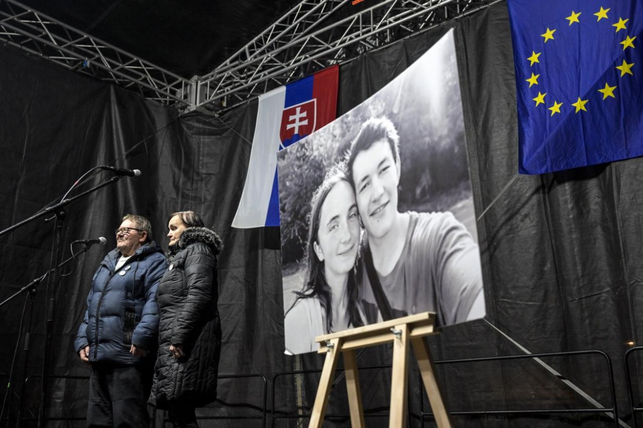 Na zhromaždení v Bratislave si pripomenuli výročie vraždy Kuciaka a Kušnírovej