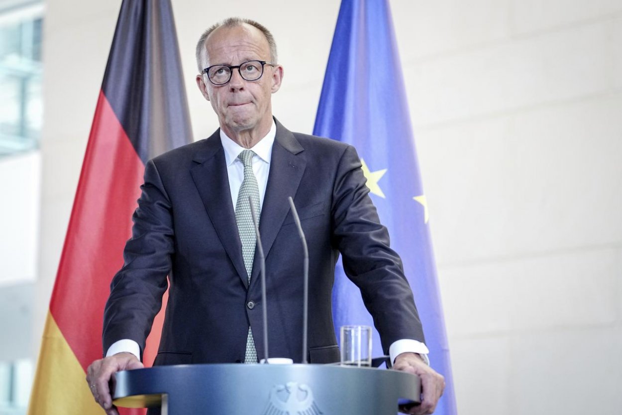 Merz: Chceme zachovať schengenský priestor, ale nesmie sa zneužívať na prevádzanie migrantov