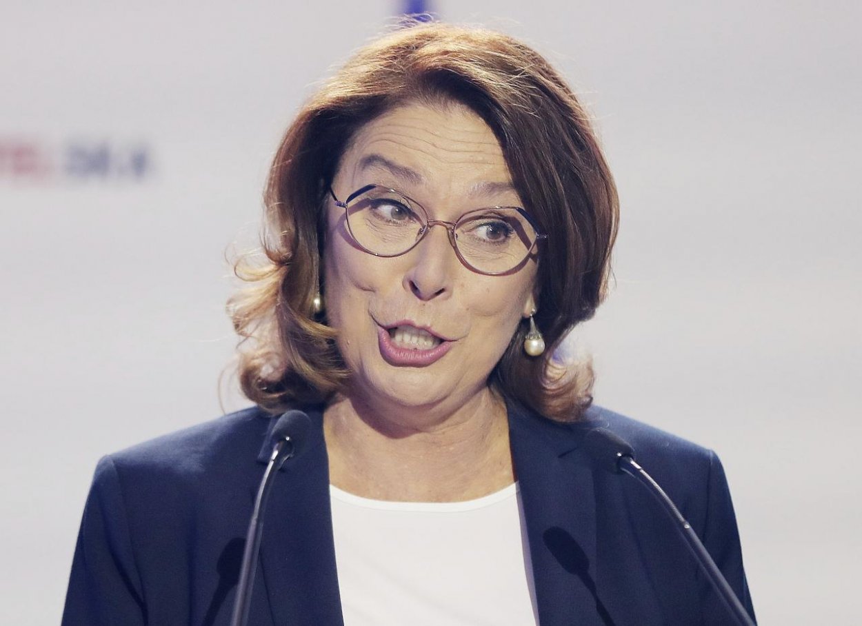 Poľsko môže mať prvú prezidentku. Provládneho Dudu chce vymeniť „poľská Sophia Loren“