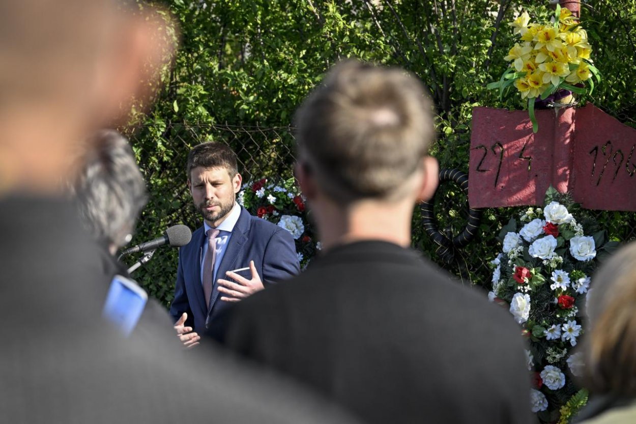 Šimečka: Nenechám sa zložiť spravodajskou hrou za mobil, ktorý mi platila mama