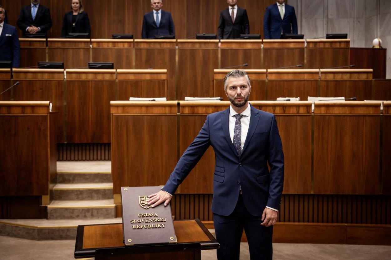 Peter Slyško odchádza z poslaneckého klubu Hlasu-SD, koalícia má podľa Tarabu 76 hlasov
