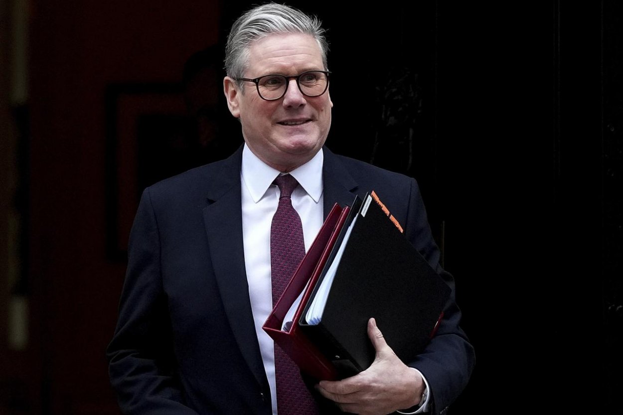 Európa musí prevziať väčšiu úlohu v NATO, myslí si Starmer