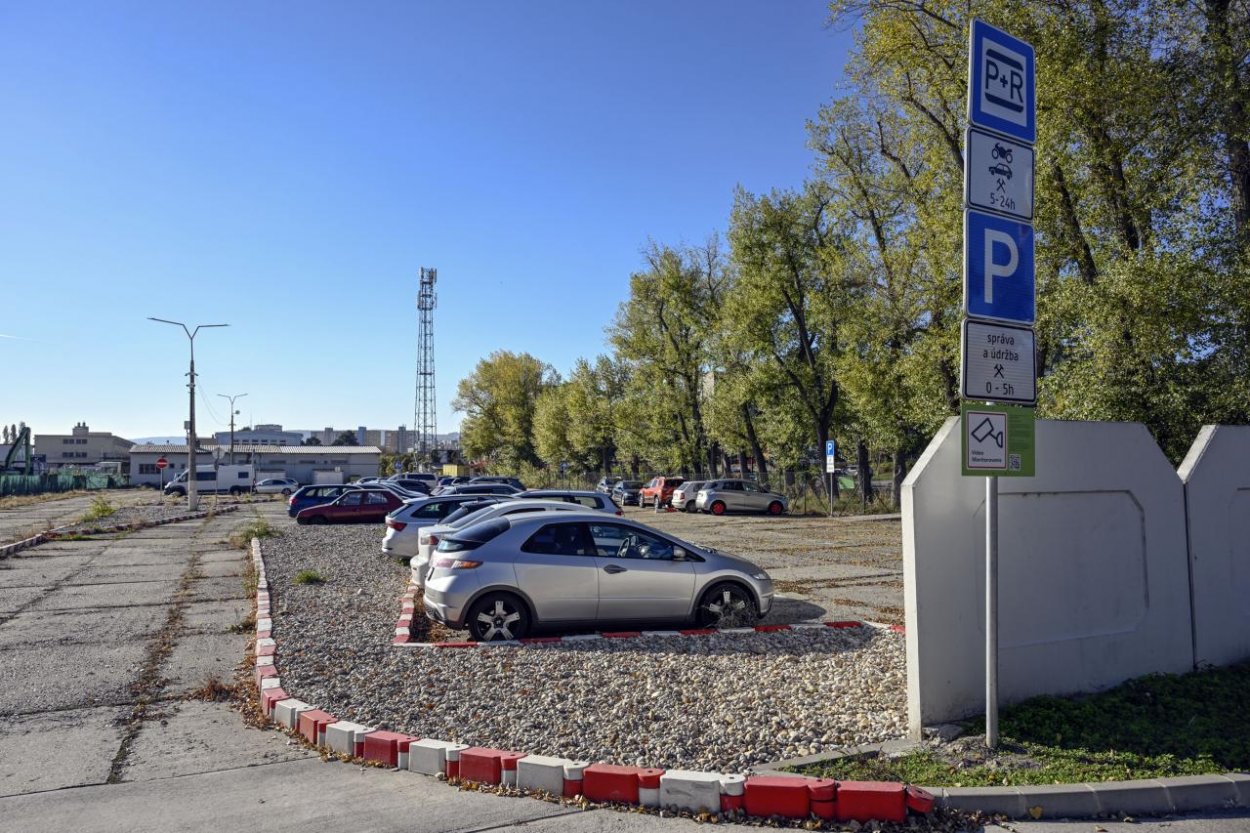 Generálna prokuratúra zistila nezákonnosti pri regulácii parkovania v samosprávach