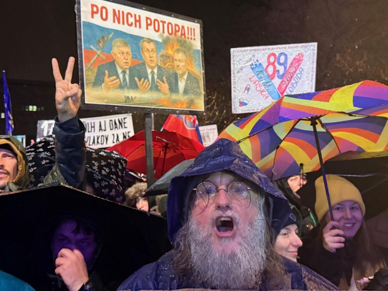 Fico ani dážď nezmyje našu túžbu po slobode!