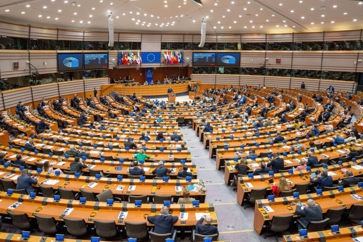 Europarlament volá po posúdení možných porušení hodnôt EÚ na Slovensku