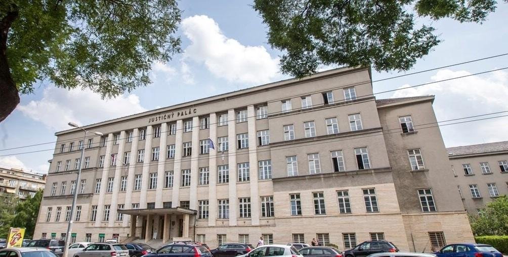 V kauze vraždy E. Valka sú známe termíny hlavného pojednávania