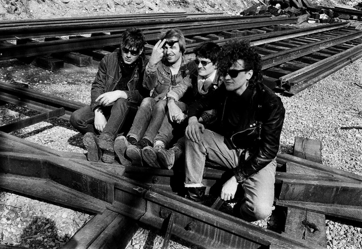 Za Braňom Alexom. Chodil a vybavoval, zatiaľ čo ostatní sa váľali a lízali smotanu