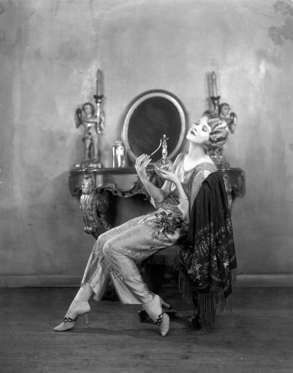 Vôňa, ktorá prežila dejiny: od starovekých rituálov po dnešné flakóny