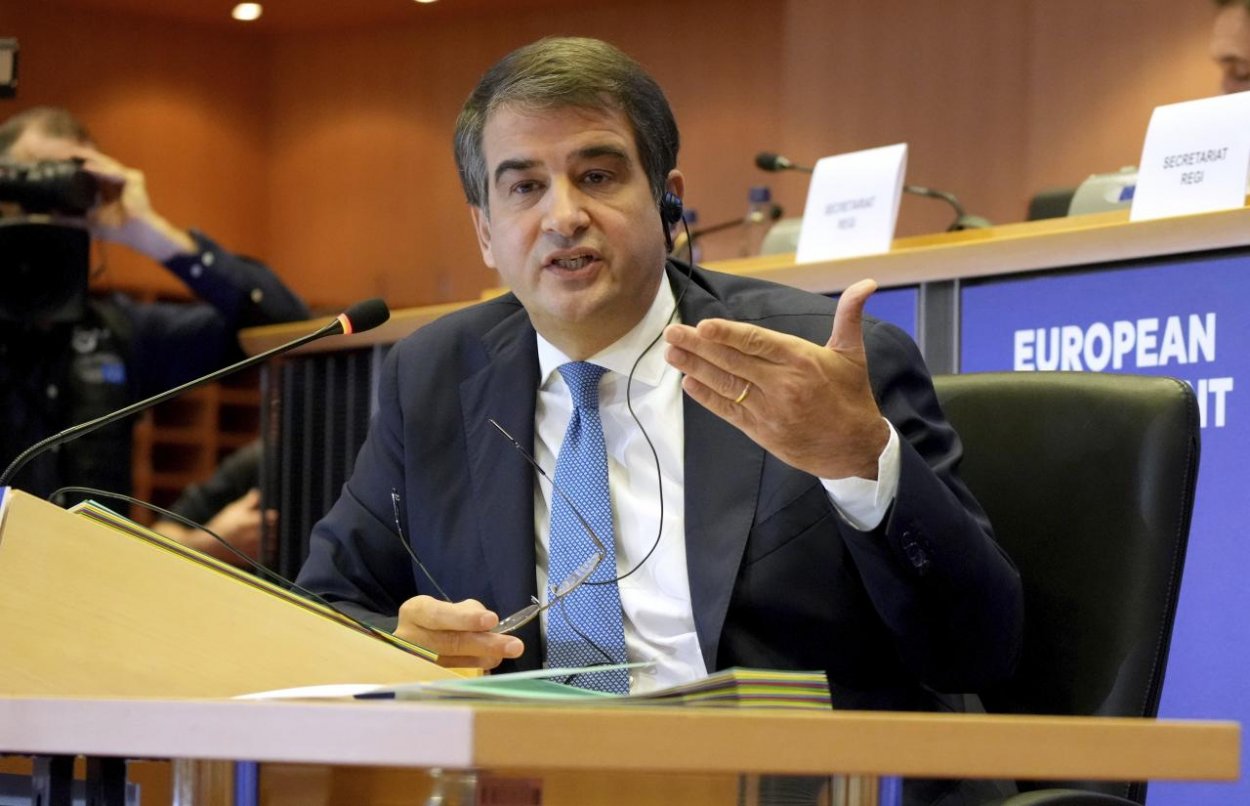 PS: Slovensku hrozí prepadnutie eurofondov, upozorňuje na to aj podpredseda Európskej komisie Fitto