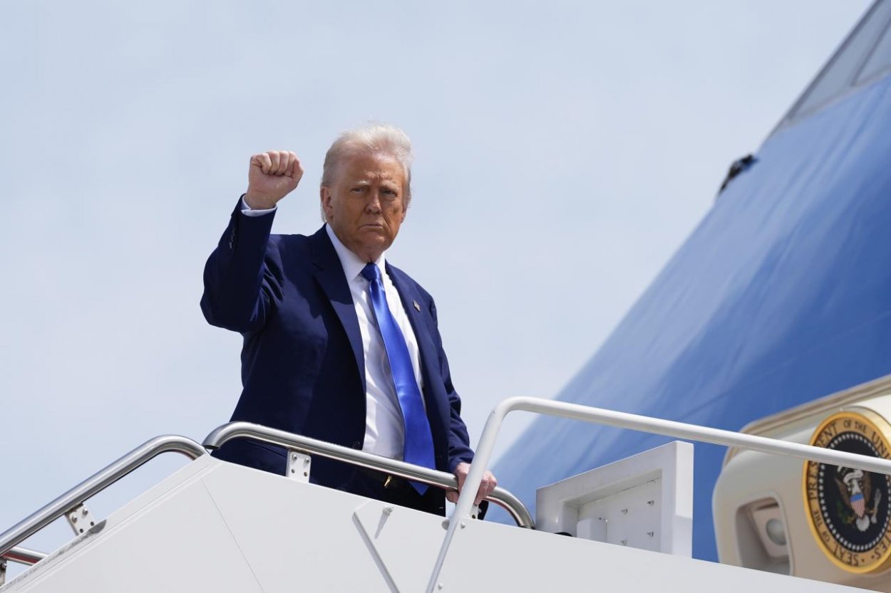 Trump oznámil, že zruší všetky sankcie USA uvalené na Sýriu