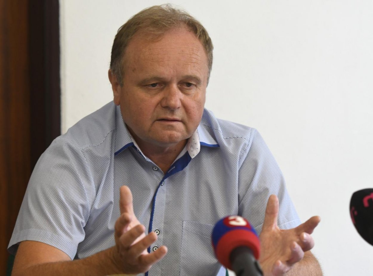 Svidnícka odevná spoločnosť nevyplatila zamestnancom časť miezd a odstupné 