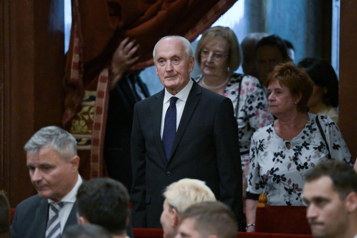 Udalosť dňa: Maďarský parlament zvolil nového prezidenta republiky
