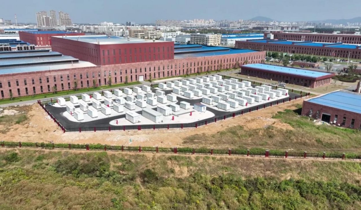 Hnutie Slovensko podalo trestné oznámenie pre výstavbu baterkárne v Šuranoch