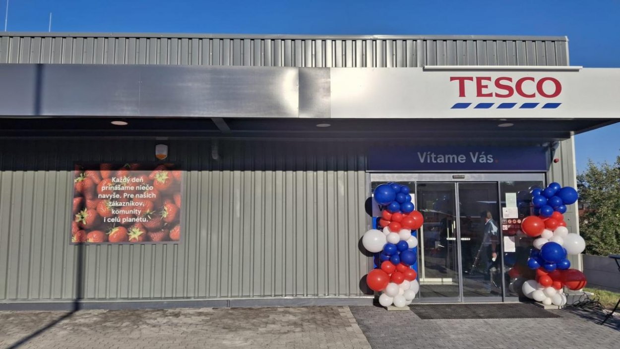 Tesco za rok zmodernizovalo 36 predajní, otvára vynovený supermarket v Krompachoch
