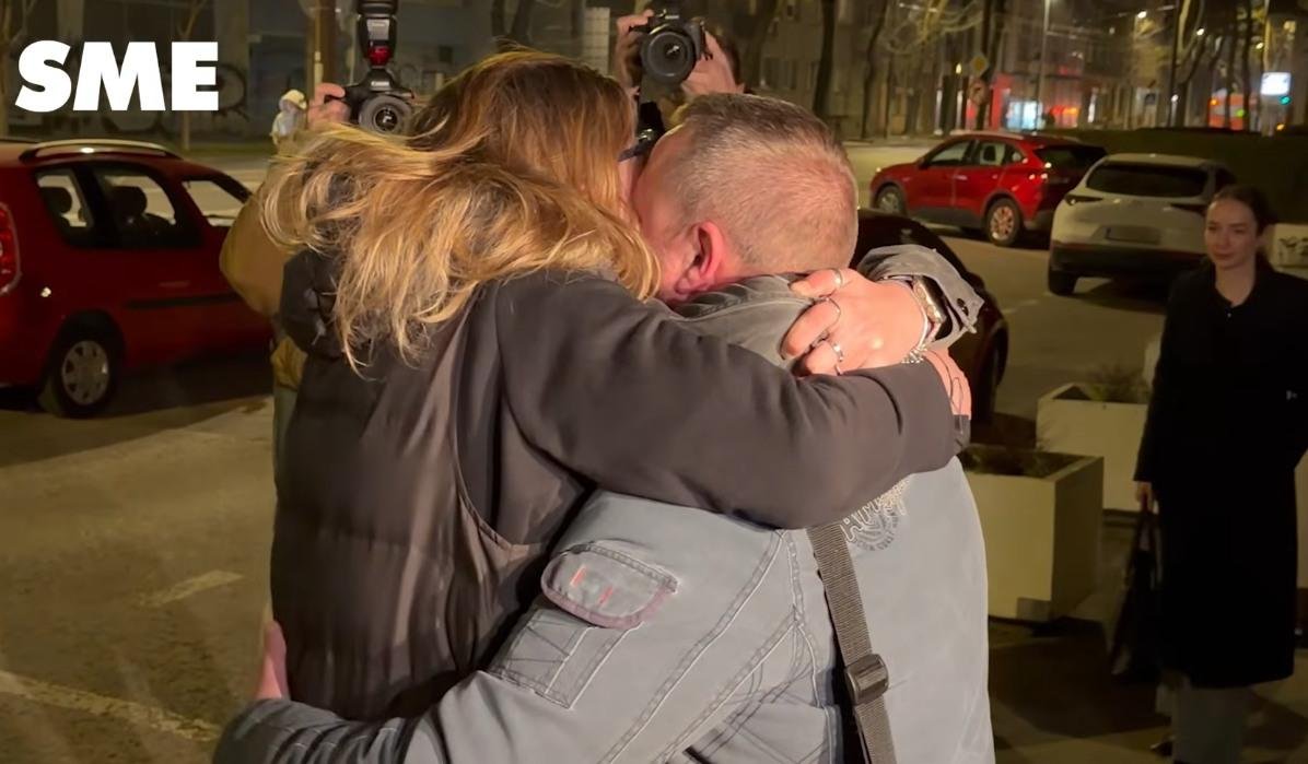 Policajtov Jána Čurilu a Pavla Ďurku prepustil súd na slobodu