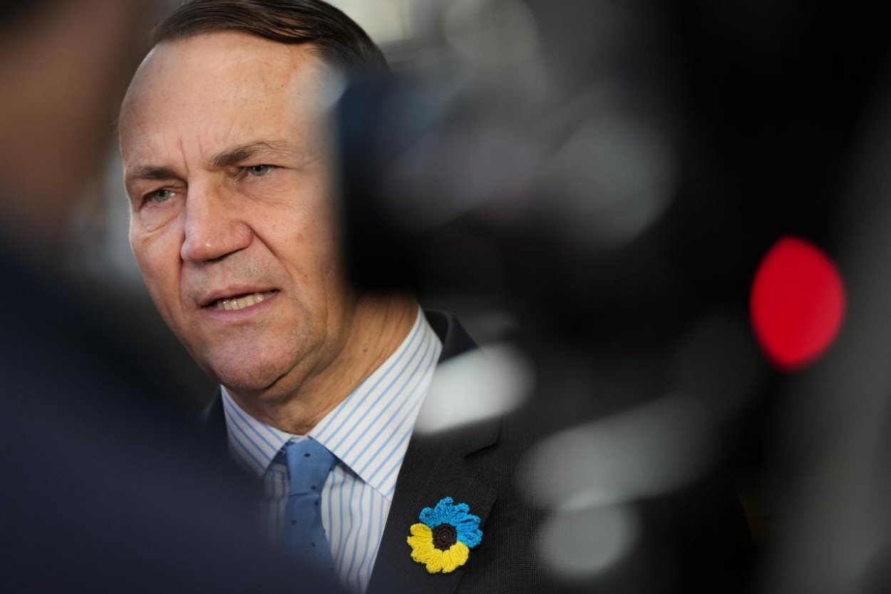Sikorski: Ak Putin v zime nezlomí Ukrajincov, vzniknú podmienky na prímerie