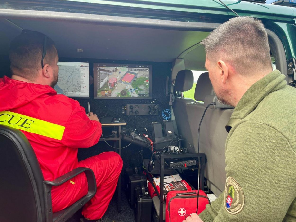 Rakúsko poslalo Slovensku na pomoc so slintačkou špeciálnu jednotku armády