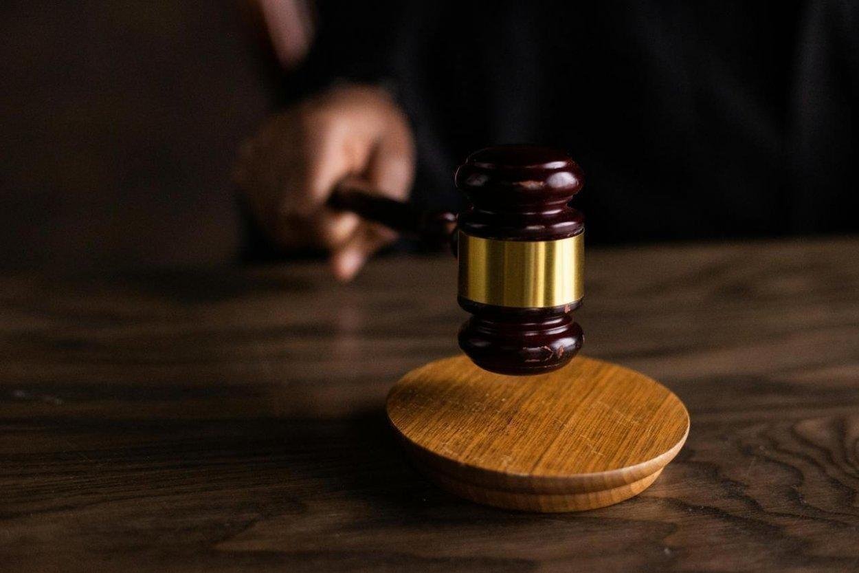 Špecializovaný trestný súd opätovne rieši údajné vynášanie informácií z polície