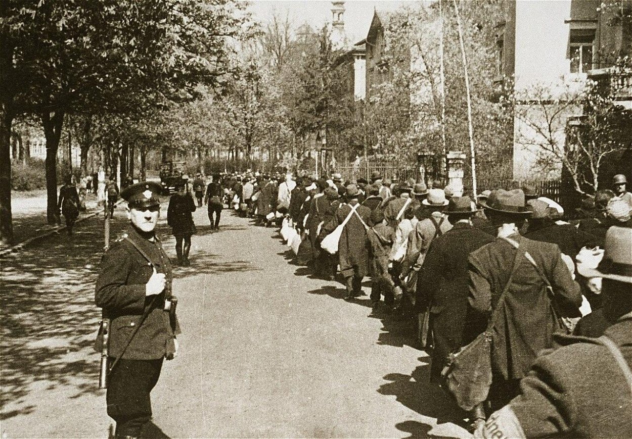 Populizmus a skresľovanie holokaustu