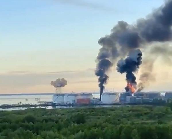 Ukrajina ONLINE: Ukrajinské drony v Petrohrade zasiahli ropný terminál